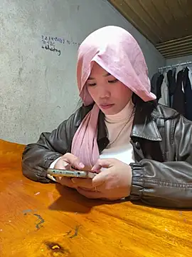 Caramel sexy online show from February 5, 1:14 pm