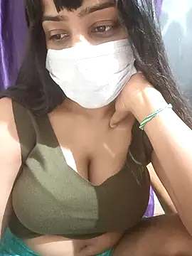 MidnightVibes  online show from April 10, 7:09 pm