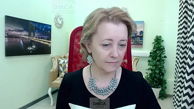 MONA W online show from April 15, 11:00 am