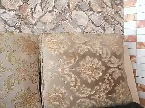 minniemoreee online show from February 5, 12:52 pm