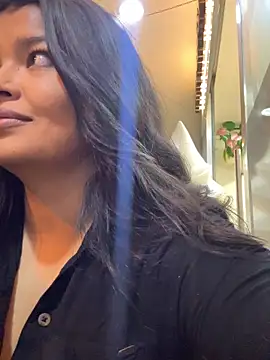 moonhelen online show from March 2, 2:33 am