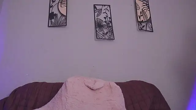 loveegirll1 online show from May 30, 3:26 am
