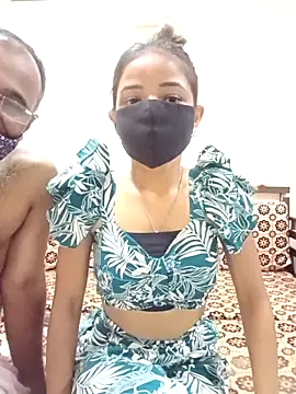 HoneyHush online show from April 13, 8:59 am