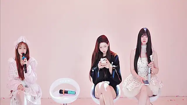 CC-0606 online show from February 9, 2:30 pm