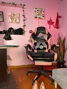 kenia thompsom01 online show from March 21, 2:38 am