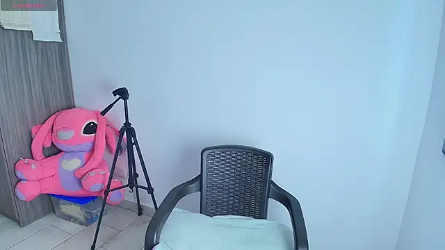 alys love online show from April 8, 3:36 pm