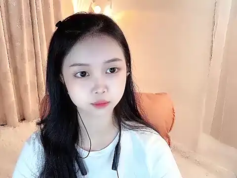 Amy-888 online show from February 9, 9:00 am