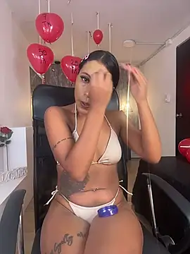 Alahia Betancurr online show from February 16, 1:00 pm