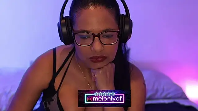 MelOnlyOf online show from March 2, 10:59 pm