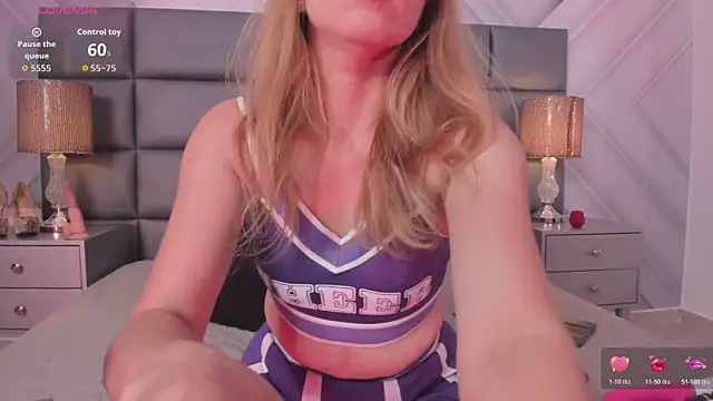 AlexaFoxx  online show from April 16, 12:49 pm