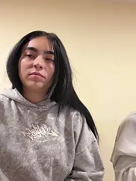 Sara Fernandez  online show from March 10, 2:10 pm