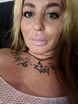 MiaMooly online show from September 28, 4:23 pm