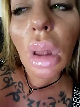 MiaMooly online show from October 10, 5:07 pm