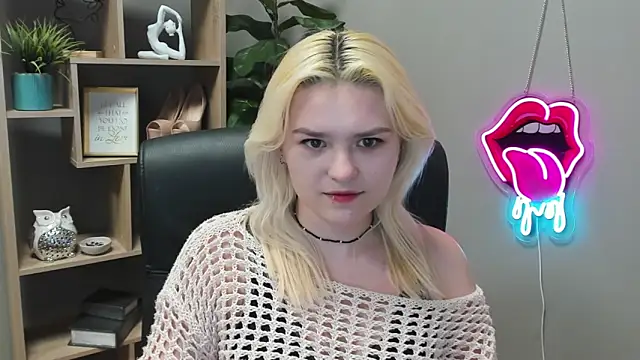 SweetLilyxo online show from March 3, 7:36 am