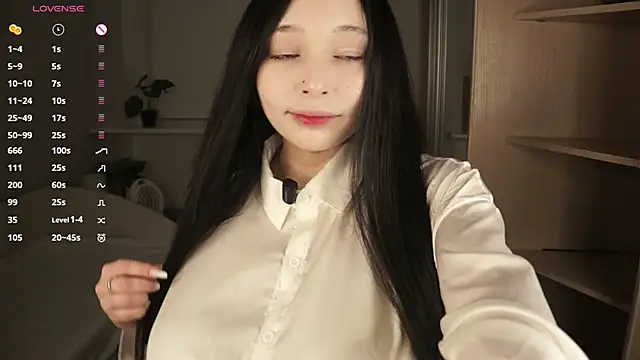 HannaHayles online show from February 28, 5:56 pm