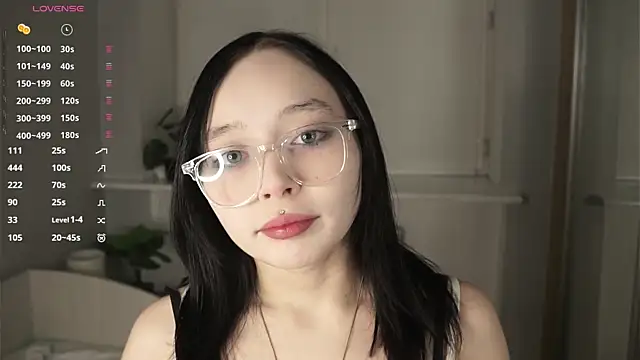 HannaHayles online show from February 13, 6:09 pm