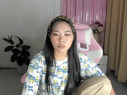 Ursweetyshaine online show from March 29, 1:15 am