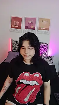 Daniellesins1 online show from February 26, 6:56 am