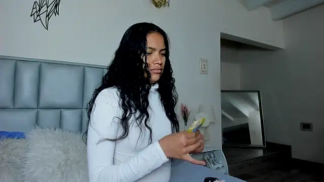 Julieta Parker online show from April 17, 3:41 am