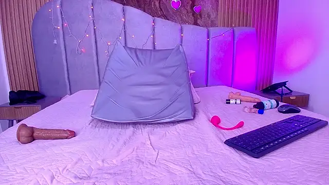 sarita blondi online show from February 8, 1:15 pm