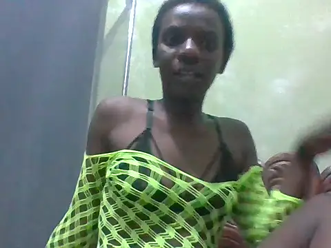 petitelavishey online show from March 12, 8:33 pm