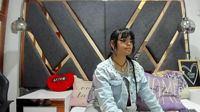 Maggyx online show from February 11, 3:24 pm