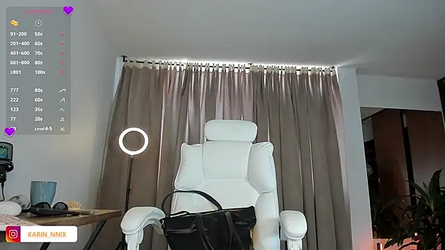 karinnixx online show from February 10, 2:42 pm