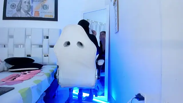 isabellalovestory online show from February 10, 5:10 am