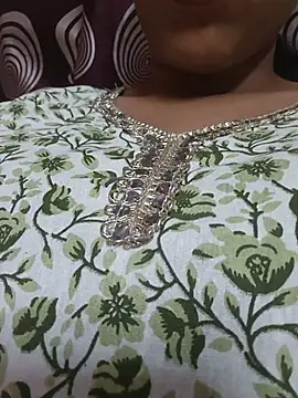 komalsharma99 online show from June 4, 5:17 pm