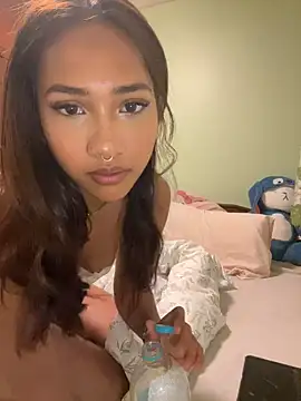 lyla luv online show from March 4, 10:16 pm