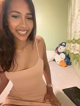 lyla luv online show from February 21, 5:57 pm