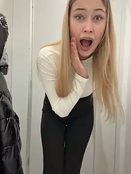 blonde exe online show from February 12, 4:30 pm