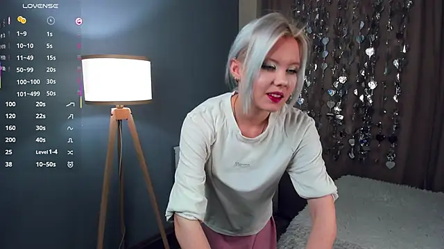 GoldenLenarz online show from February 20, 11:12 am