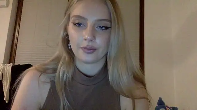 MayaWetDream online show from March 16, 7:40 pm