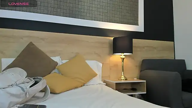 Chloee  Adams online show from February 26, 12:59 pm