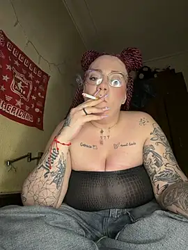 Diablita13 online show from February 6, 11:52 pm