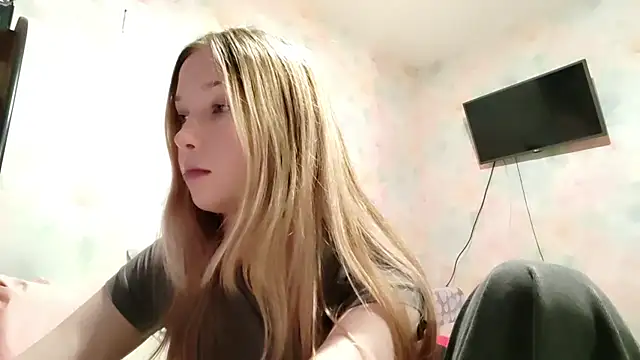 TiaBIanks online show from March 6, 10:54 am