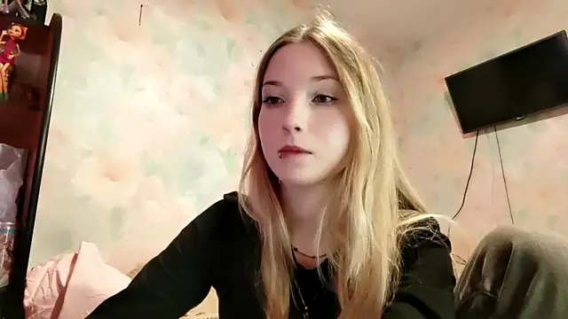 TiaBIanks online show from April 8, 9:44 am