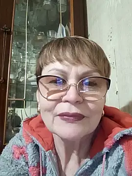 SophieBurns online show from March 30, 4:28 pm