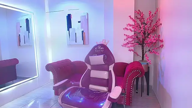 Alanna  scott online show from April 24, 4:26 am