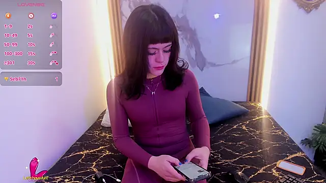 Nahomii  Doll online show from March 4, 8:15 pm