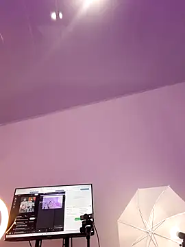 Ariana Castillo   online show from February 24, 12:59 pm