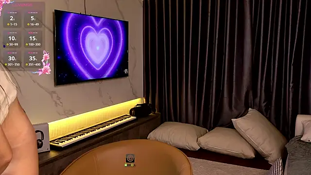 AnnyShore online show from April 12, 12:03 am