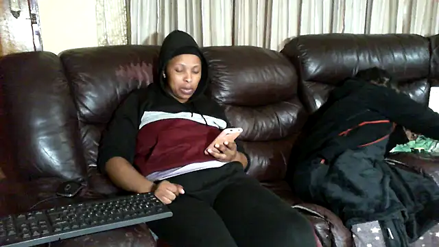 Caramel-Diva online show from April 14, 2:06 pm