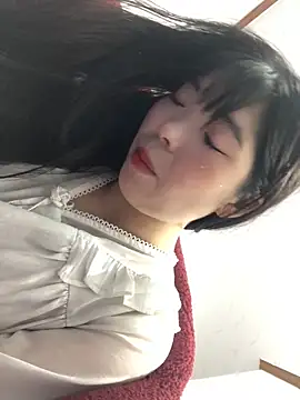 cuty lusy online show from March 17, 8:40 am