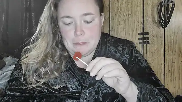 ladylynn13 online show from March 2, 10:59 pm