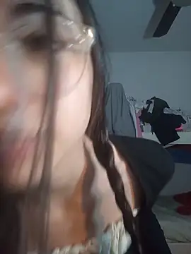 isaaabelaaa online show from April 6, 10:00 pm