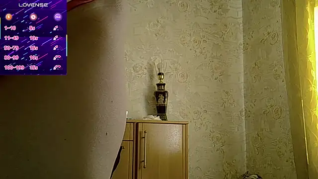 CurvyWild Lady30 online show from April 16, 6:14 am