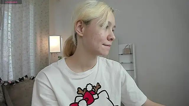 EmilyTrase online show from March 16, 2:25 am