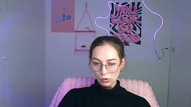 Esmi Winter online show from February 25, 6:34 am